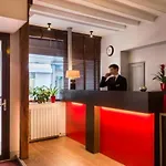 Hotel Suzie Blue Paris