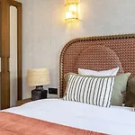 Suzie Blue Hotel