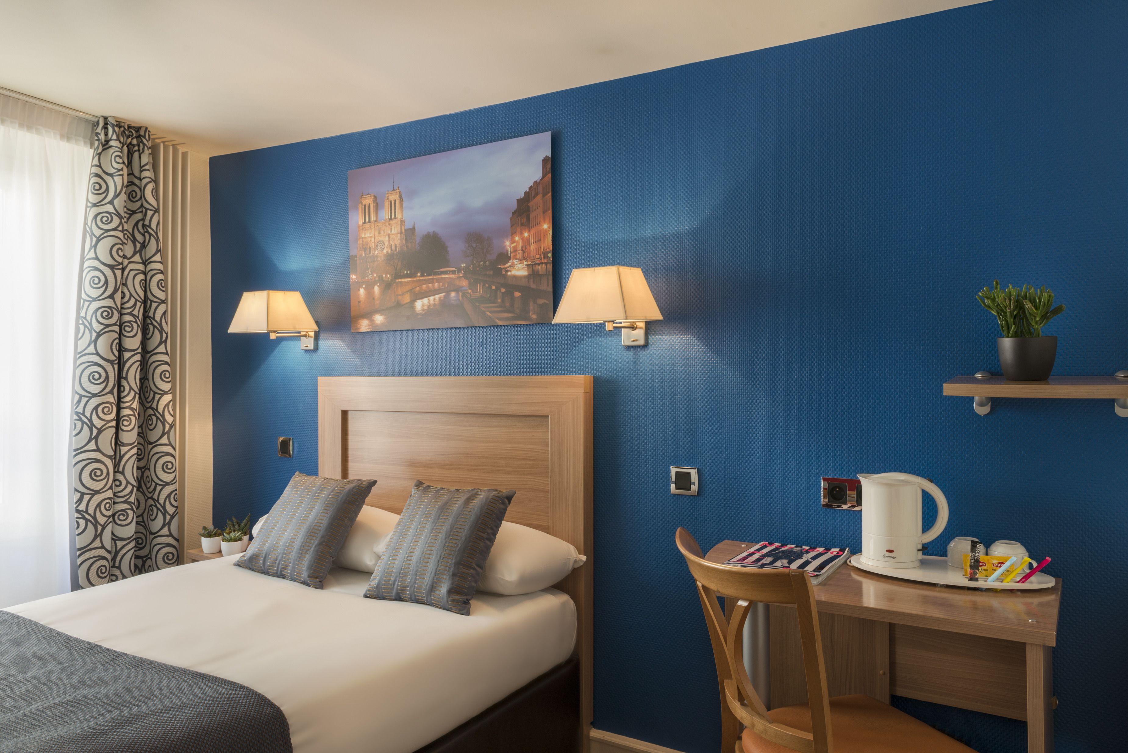 Suzie Blue Hotel